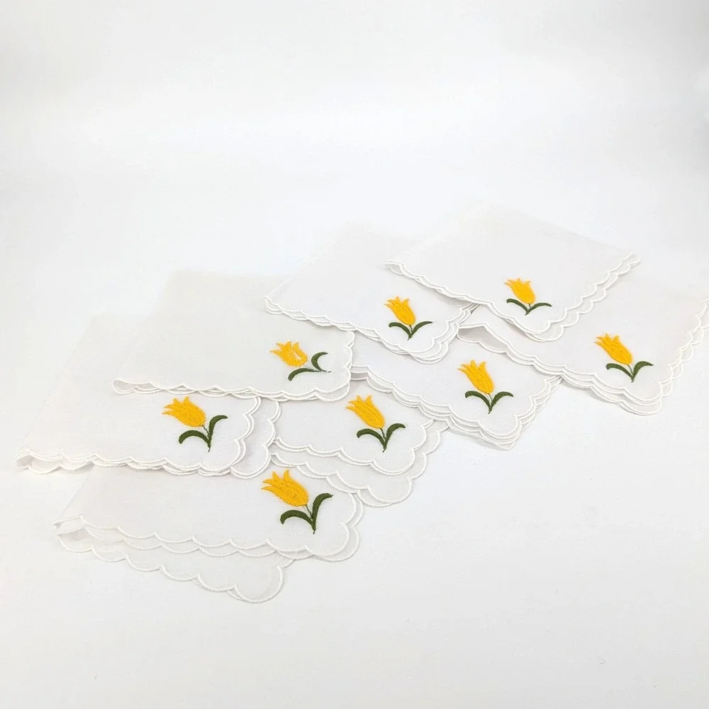 Vintage Vittorio Swiss Yellow Tulip Embroidered Scalloped Napkins Set of 8